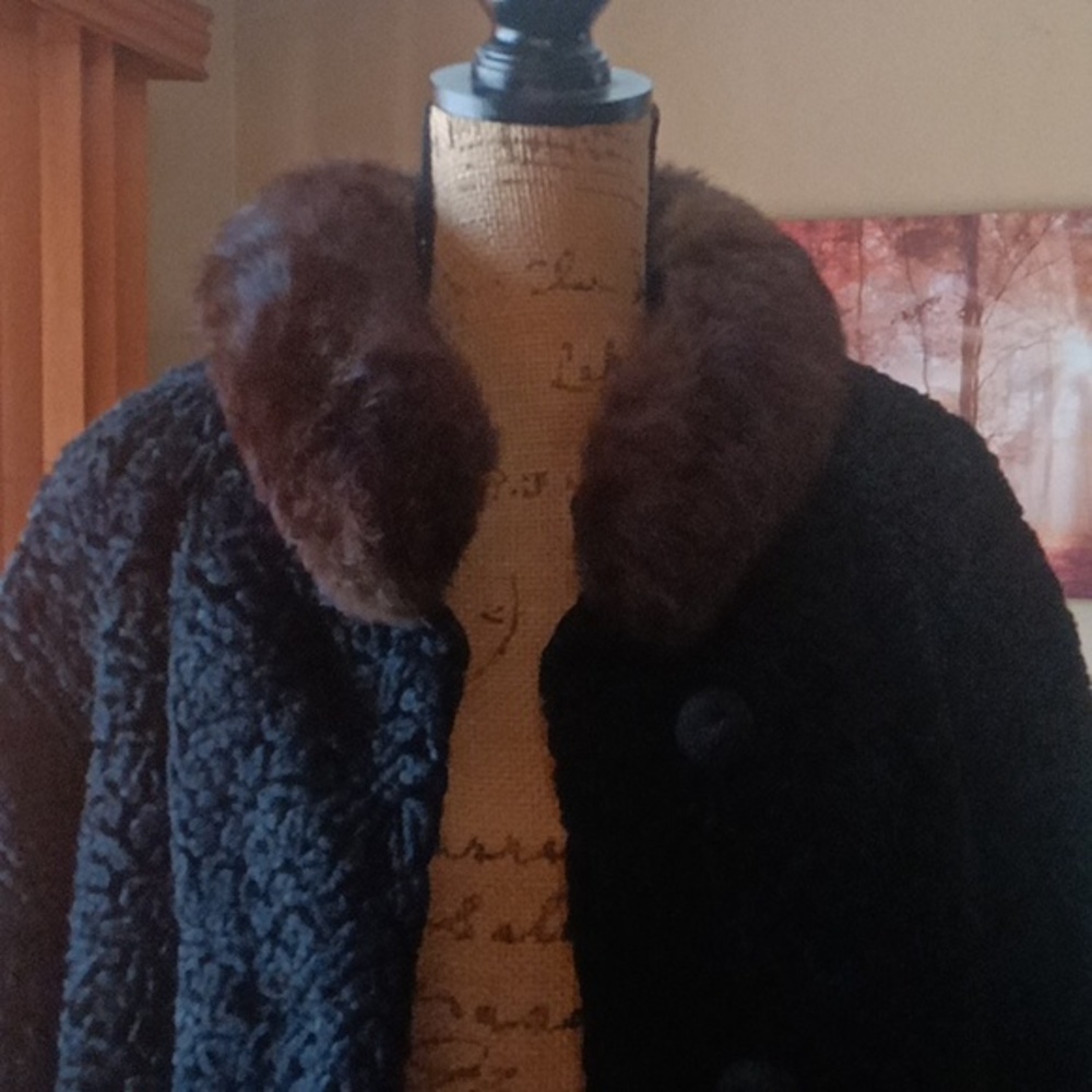 wool coat - Picture 4 of 10